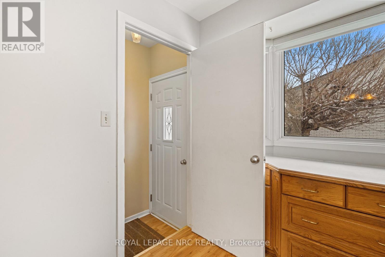 Side entrance - 6 Brookbanks Drive N, St. Catharines (Lakeport), ON - Indoor Photo Showing Other Room