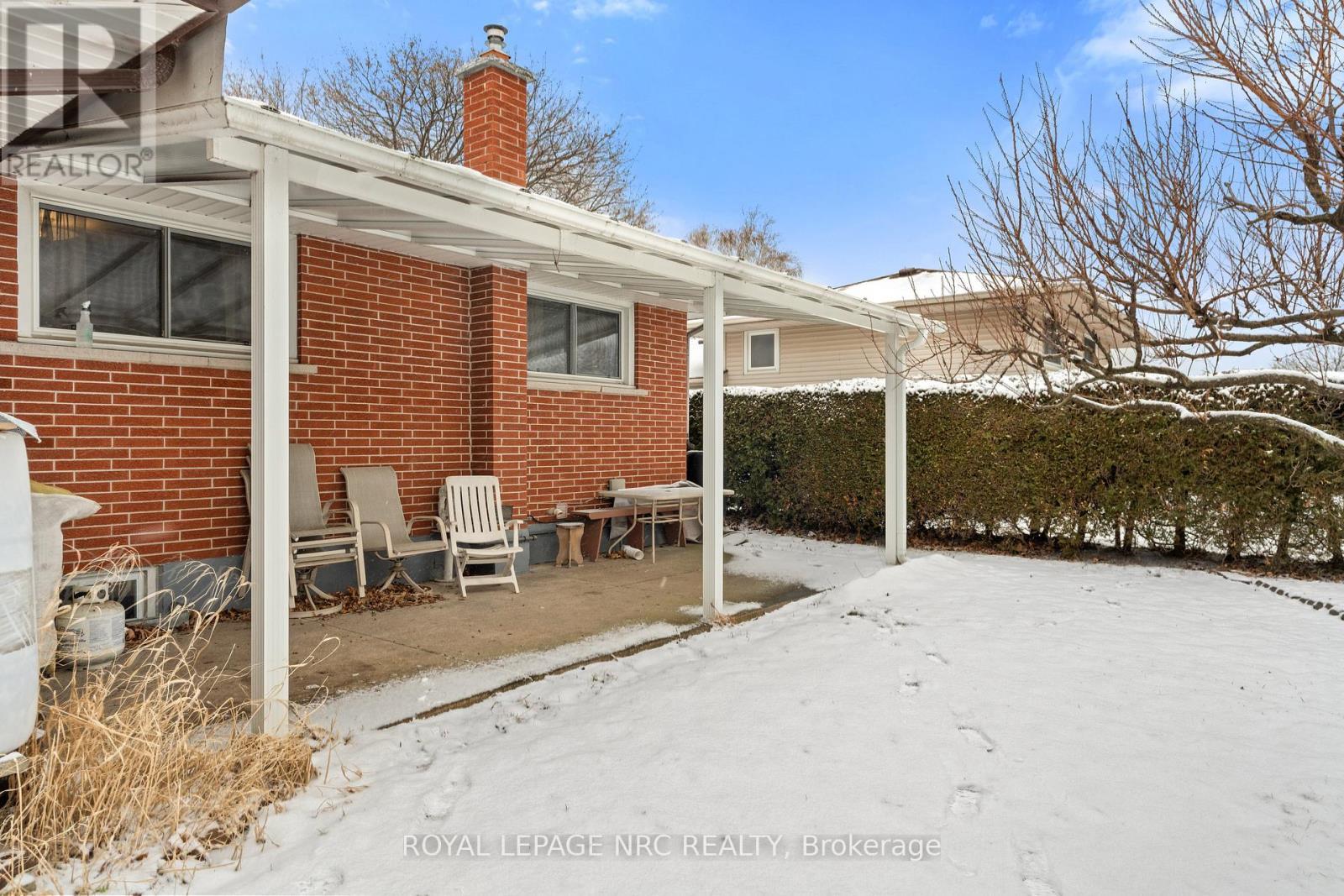 6 Brookbanks Drive N, St. Catharines (Lakeport), ON - Outdoor