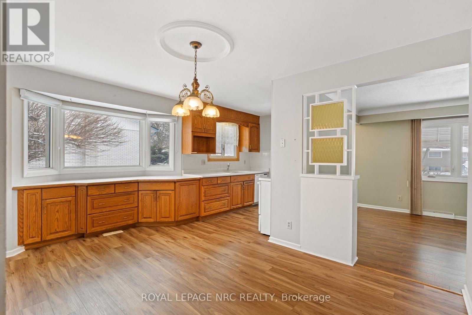 6 Brookbanks Drive N, St. Catharines (Lakeport), ON - Indoor