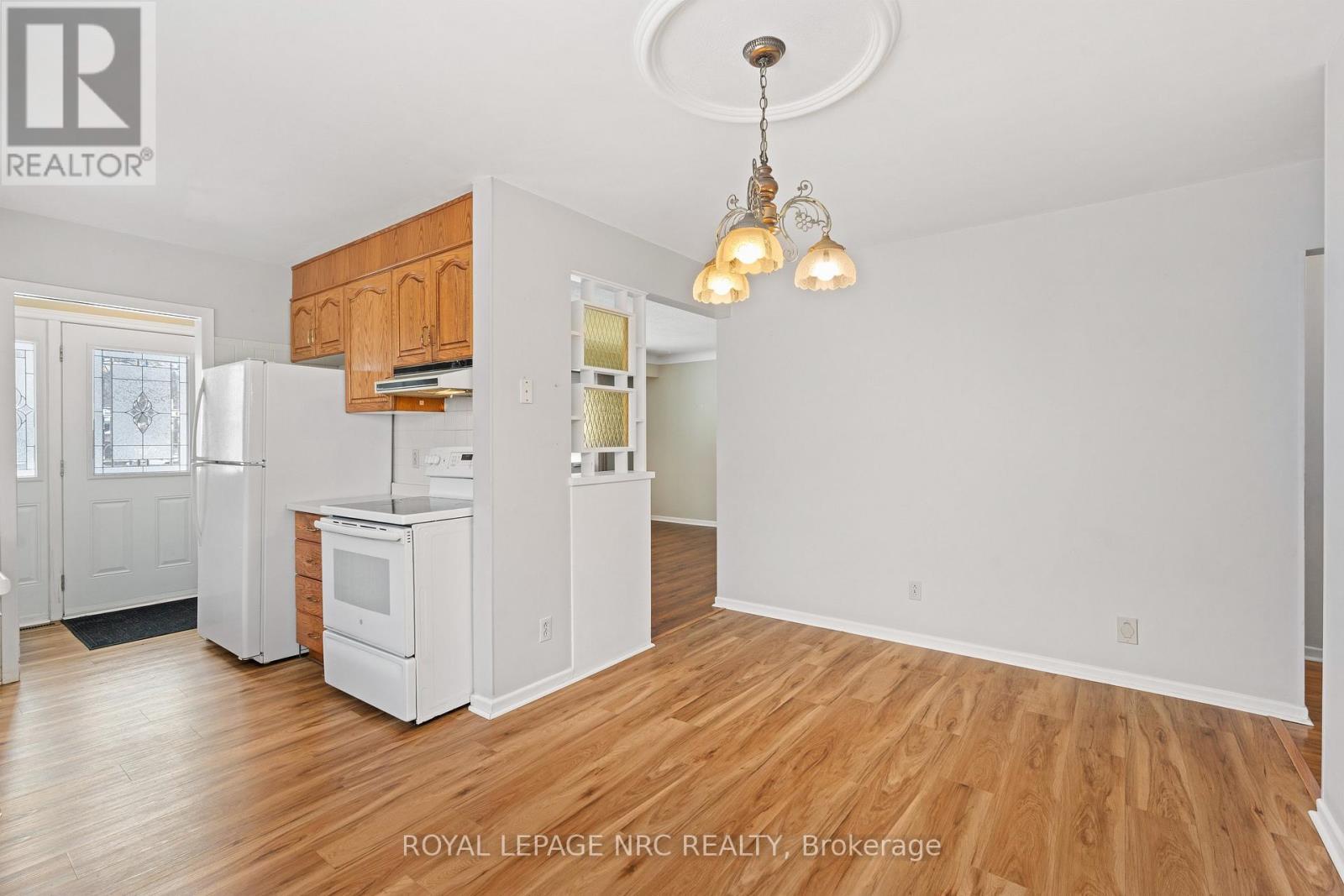 Dining room - 6 Brookbanks Drive N, St. Catharines (Lakeport), ON - Indoor Photo Showing Other Room
