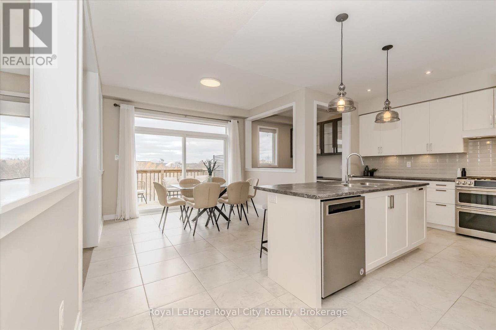 262 Dolman Street, Woolwich, ON - Indoor Photo Showing Kitchen With Upgraded Kitchen