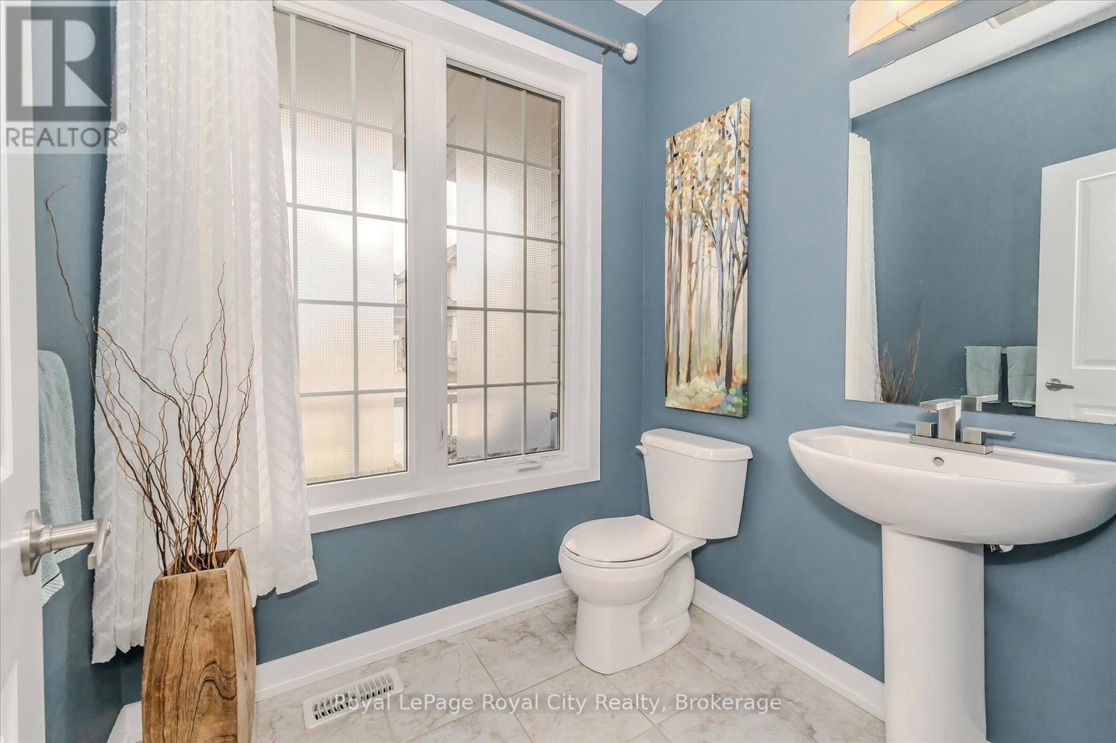 262 Dolman Street, Woolwich, ON - Indoor Photo Showing Bathroom