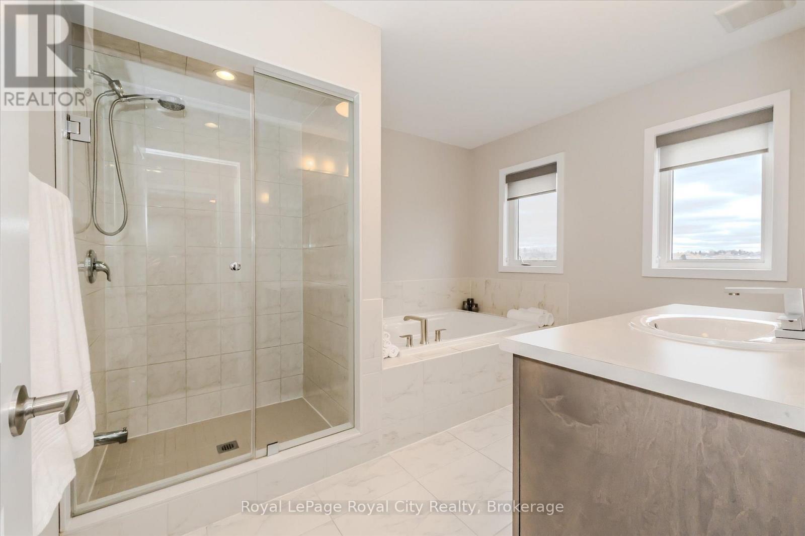 262 Dolman Street, Woolwich, ON - Indoor Photo Showing Bathroom