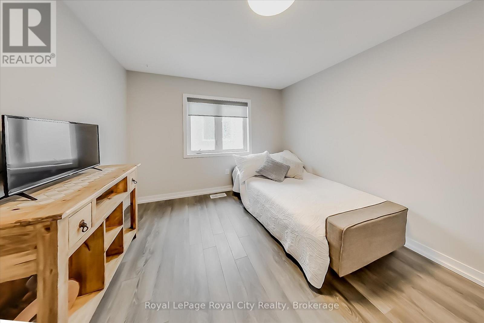 262 Dolman Street, Woolwich, ON - Indoor Photo Showing Bedroom