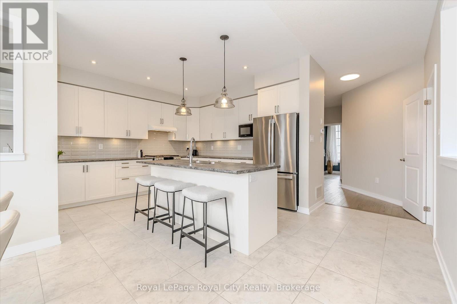262 Dolman Street, Woolwich, ON - Indoor Photo Showing Kitchen With Upgraded Kitchen