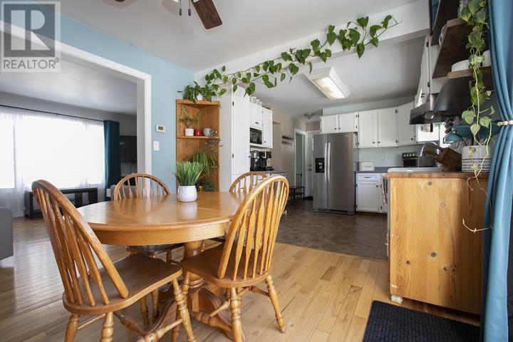28 Parker Ave, Sault Ste. Marie, ON - Indoor Photo Showing Dining Room