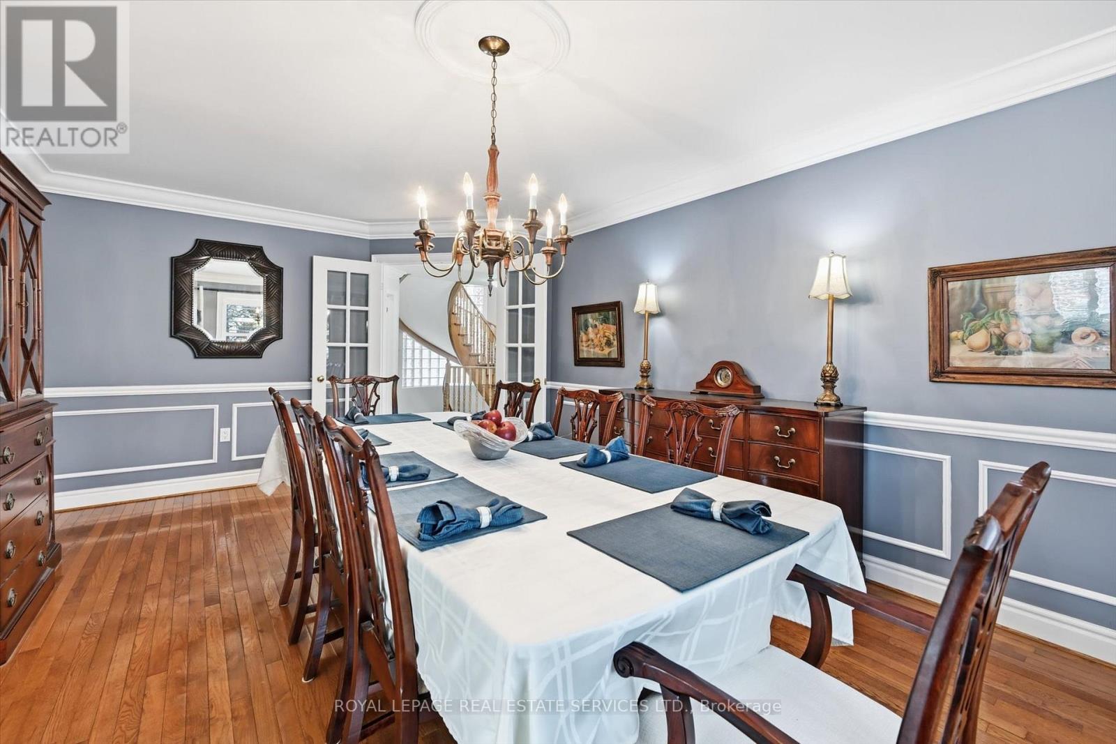 Elegant Dining Room with Hardwood Flooring - 2017 Peak Place, Oakville, ON - Indoor Photo Showing Dining Room