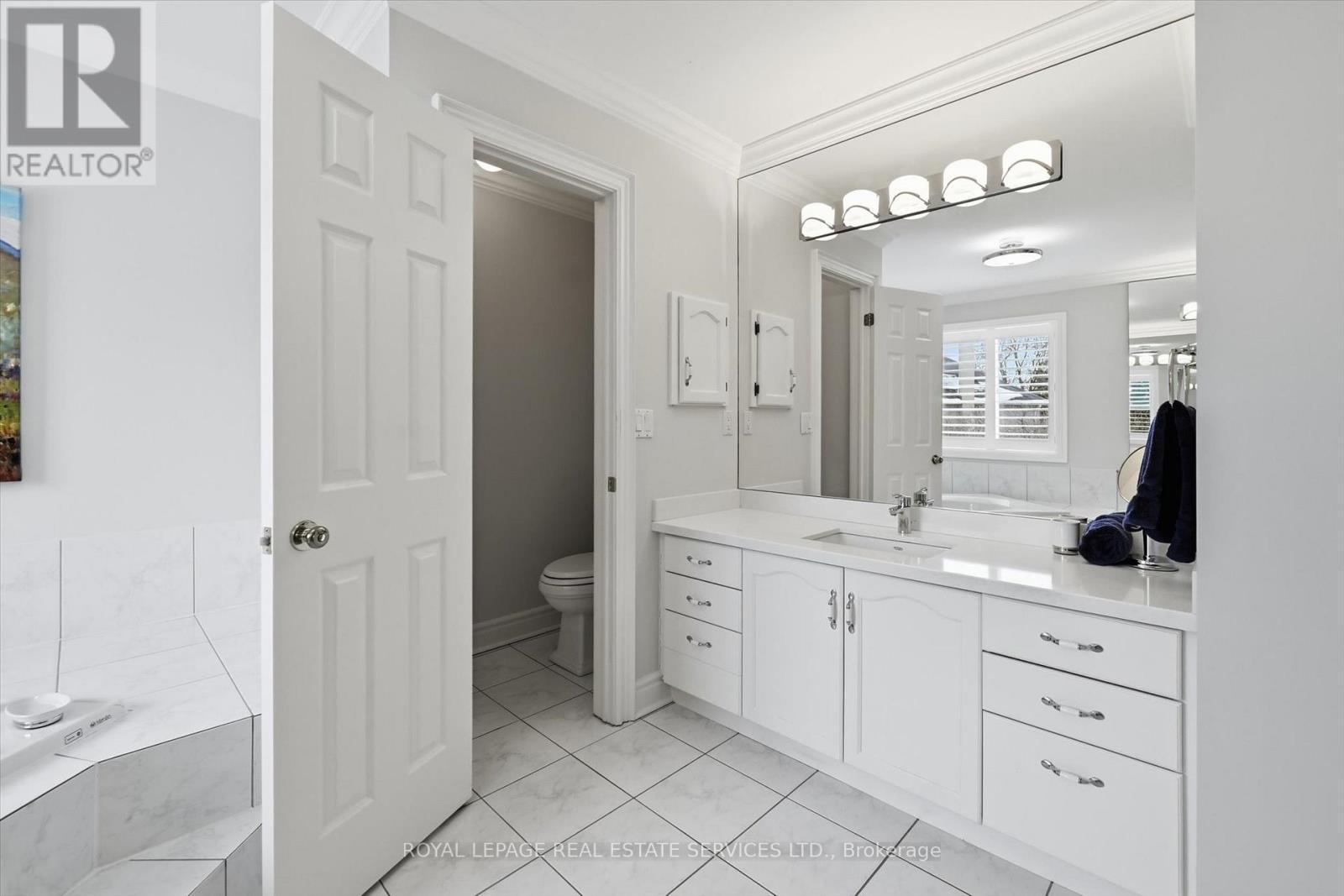 Five-Piece Primary Ensuite Features Dual Vanities - 2017 Peak Place, Oakville, ON - Indoor Photo Showing Bathroom