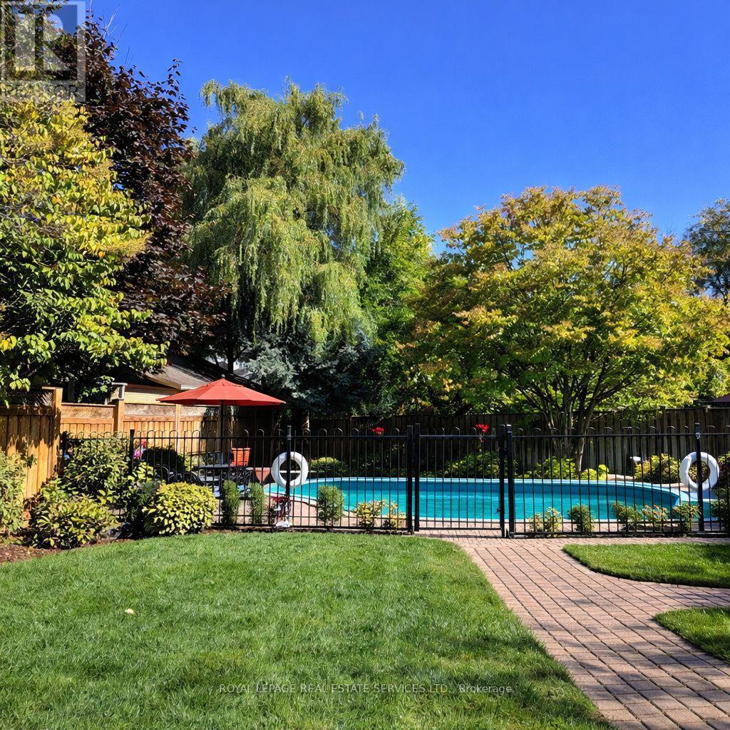 An Established Setting with True Outdoor Impact! - 2017 Peak Place, Oakville, ON - Outdoor With In Ground Pool With Backyard