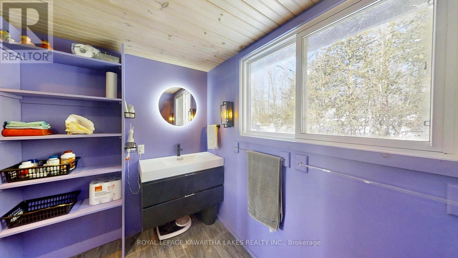 8 Fr 62 Street, Trent Lakes, ON - Indoor Photo Showing Other Room