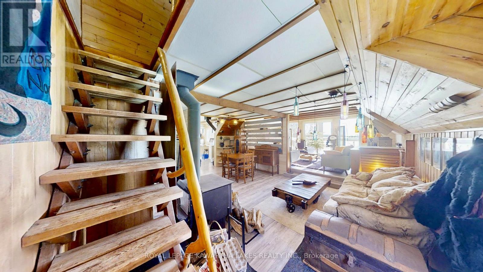 8 Fr 62 Street, Trent Lakes, ON - Indoor Photo Showing Other Room