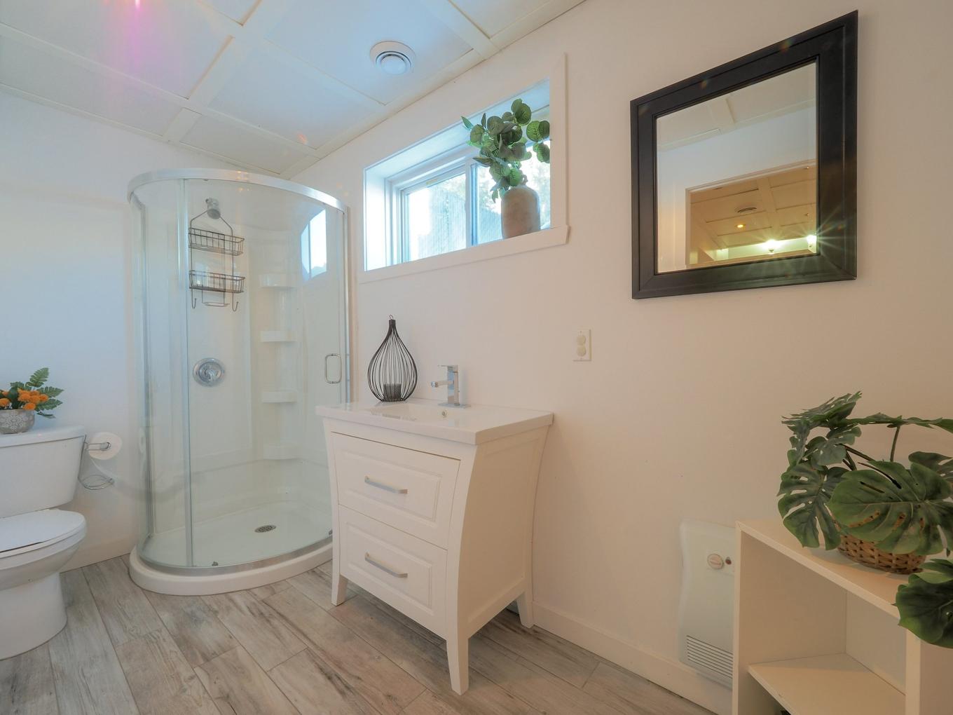 Bathroom - 255 Rue Des Fuchsias, Trois-Rivières, QC - Indoor Photo Showing Bathroom