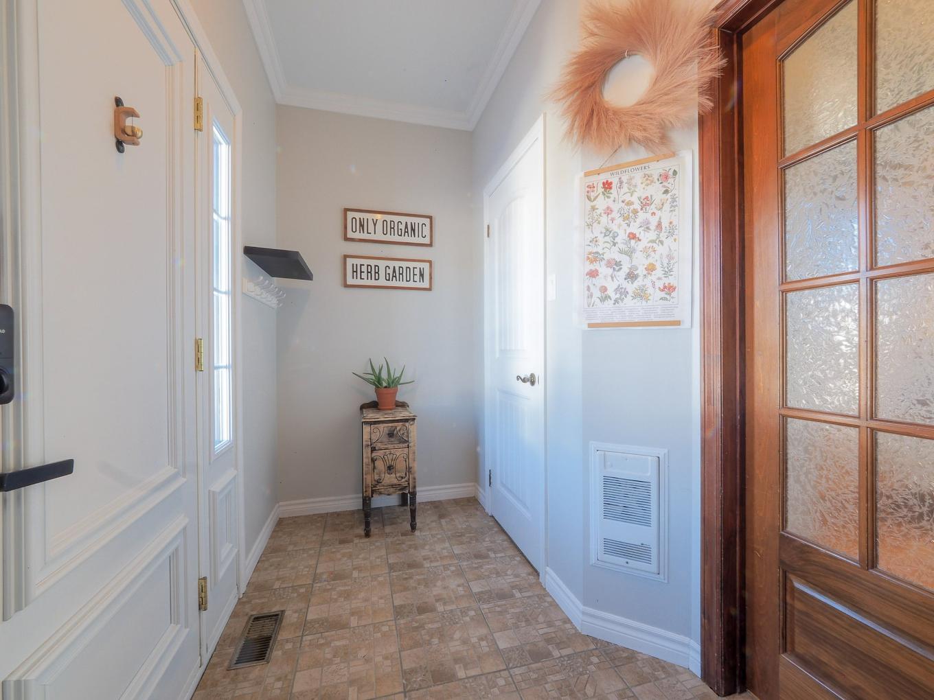 Hall - 255 Rue Des Fuchsias, Trois-Rivières, QC - Indoor Photo Showing Other Room