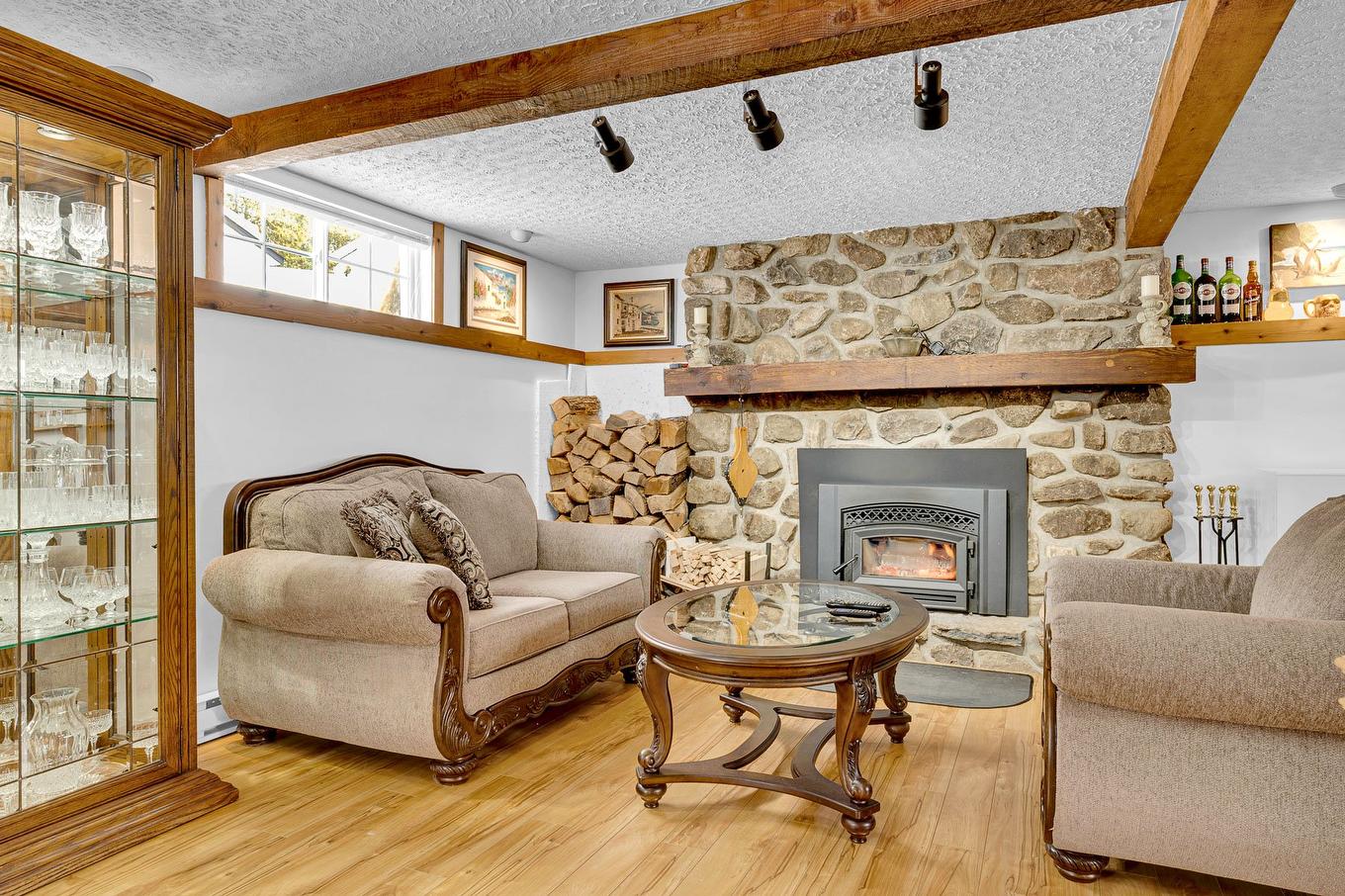 Salle familiale - 938 Rue Du Relais, Saint-Jérôme, QC - Indoor Photo Showing Living Room With Fireplace