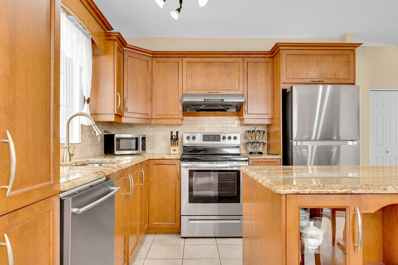 Cuisine - 938 Rue Du Relais, Saint-Jérôme, QC - Indoor Photo Showing Kitchen