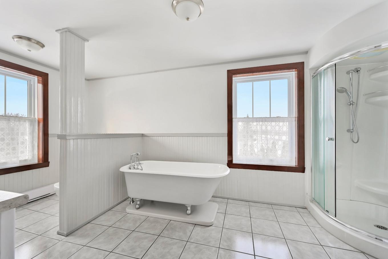 Bathroom - 439 Route 219, Saint-Cyprien-De-Napierville, QC - Indoor Photo Showing Bathroom