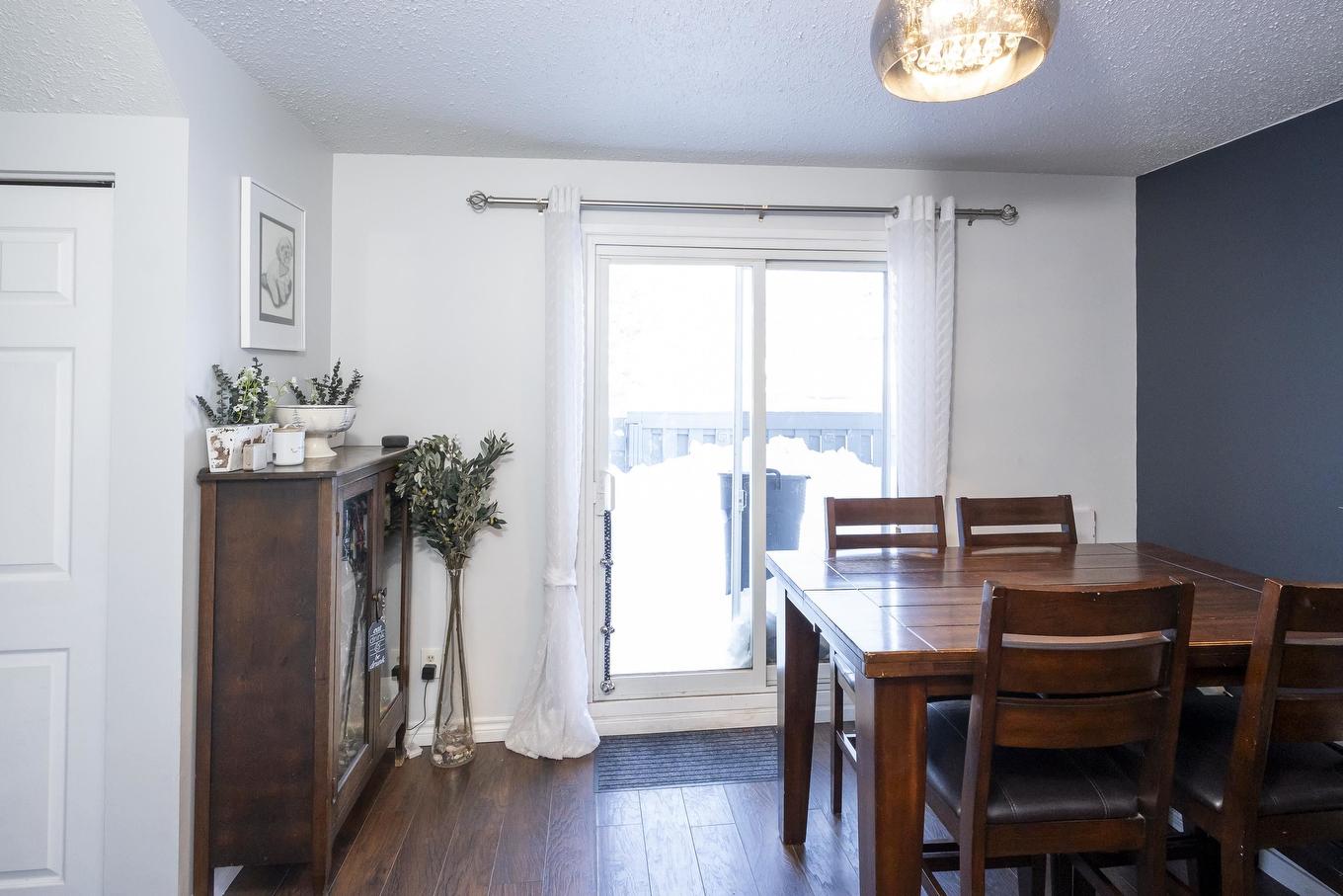 50 567 Edison Road, Thunder Bay, ON - Indoor Photo Showing Dining Room