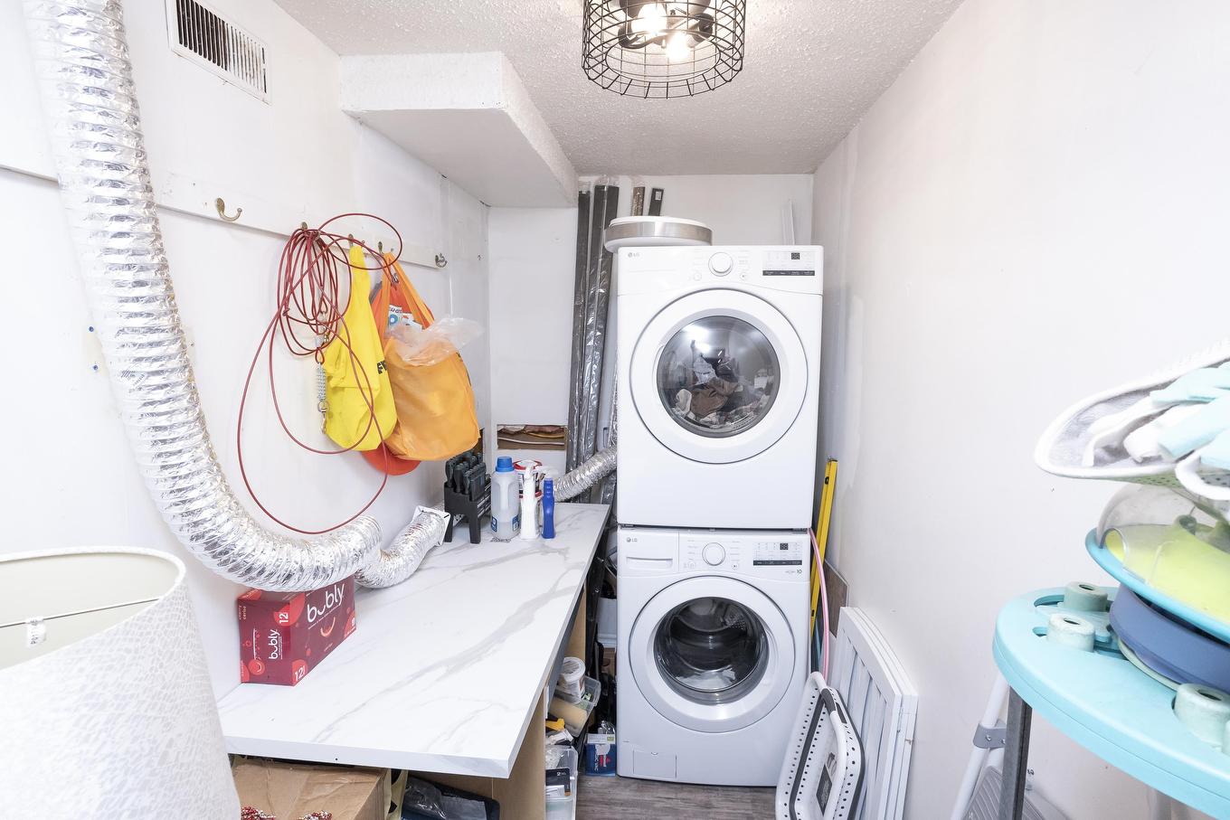 50 567 Edison Road, Thunder Bay, ON - Indoor Photo Showing Laundry Room