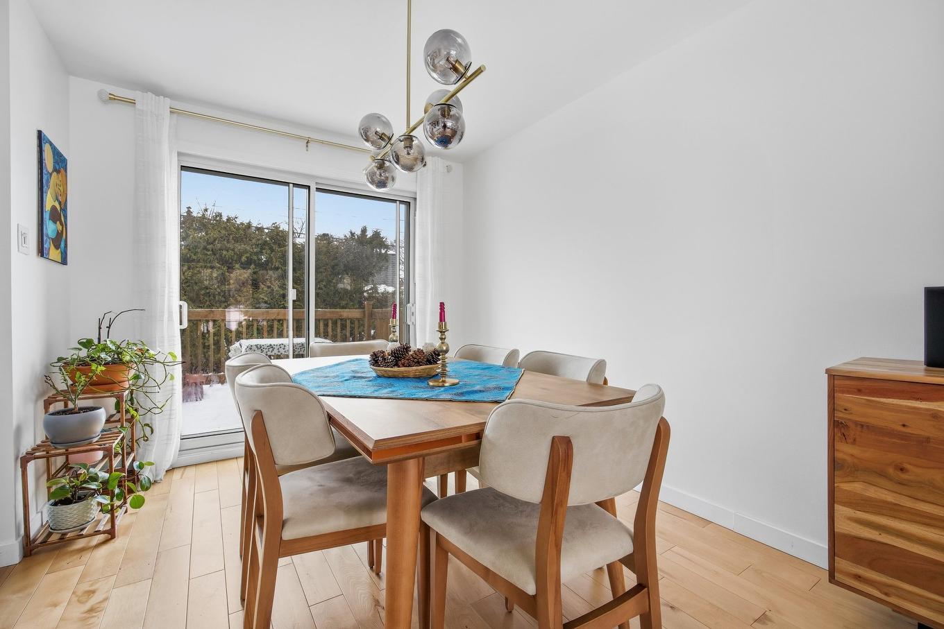 Dining room - 38 Rue De Tarragone, Kirkland, QC - Indoor Photo Showing Dining Room