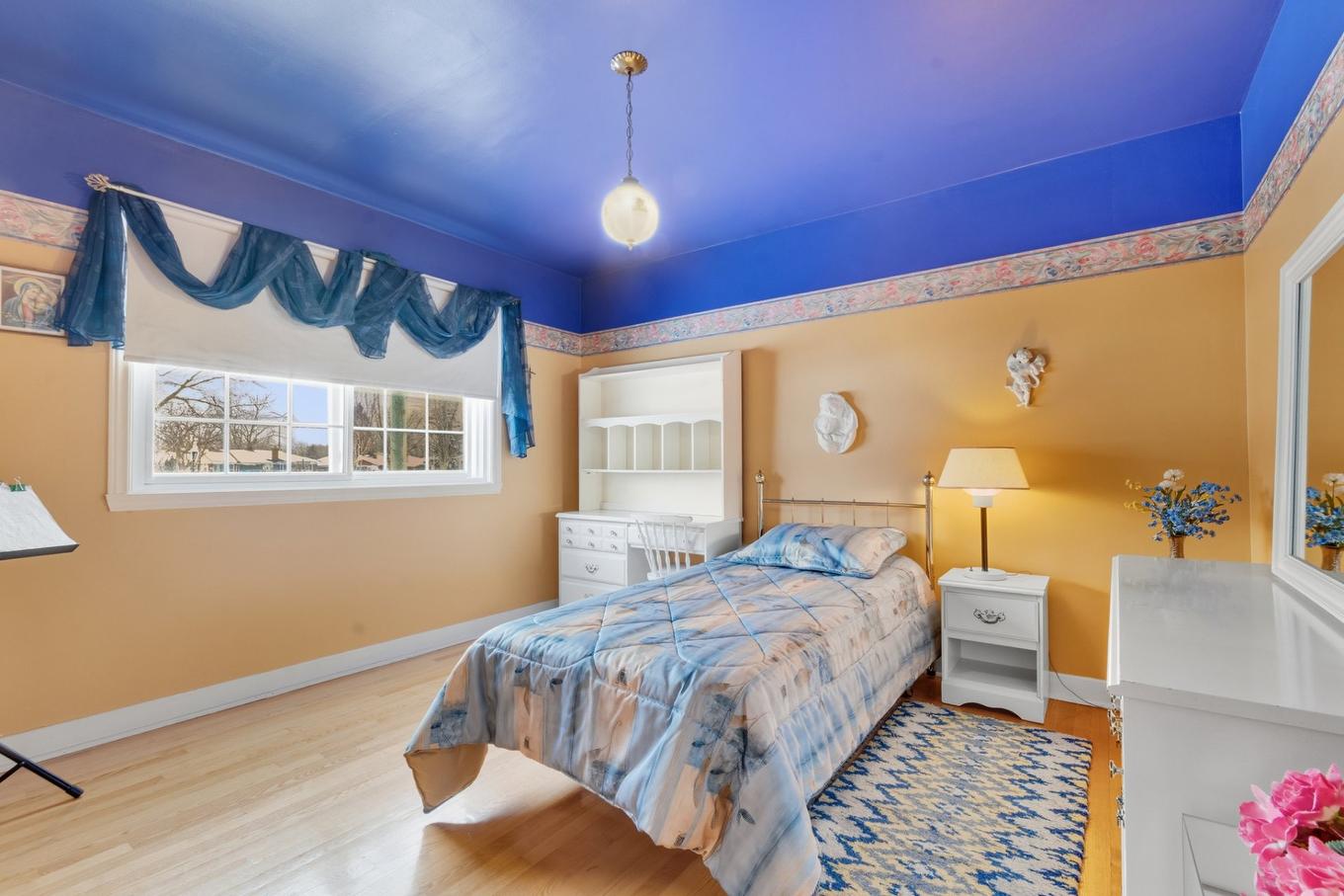 Chambre à coucher - 11450 Rue Filion, Montréal (Ahuntsic-Cartierville), QC - Indoor Photo Showing Bedroom