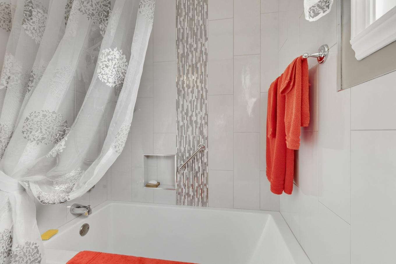 Salle à manger - 11450 Rue Filion, Montréal (Ahuntsic-Cartierville), QC - Indoor Photo Showing Bathroom