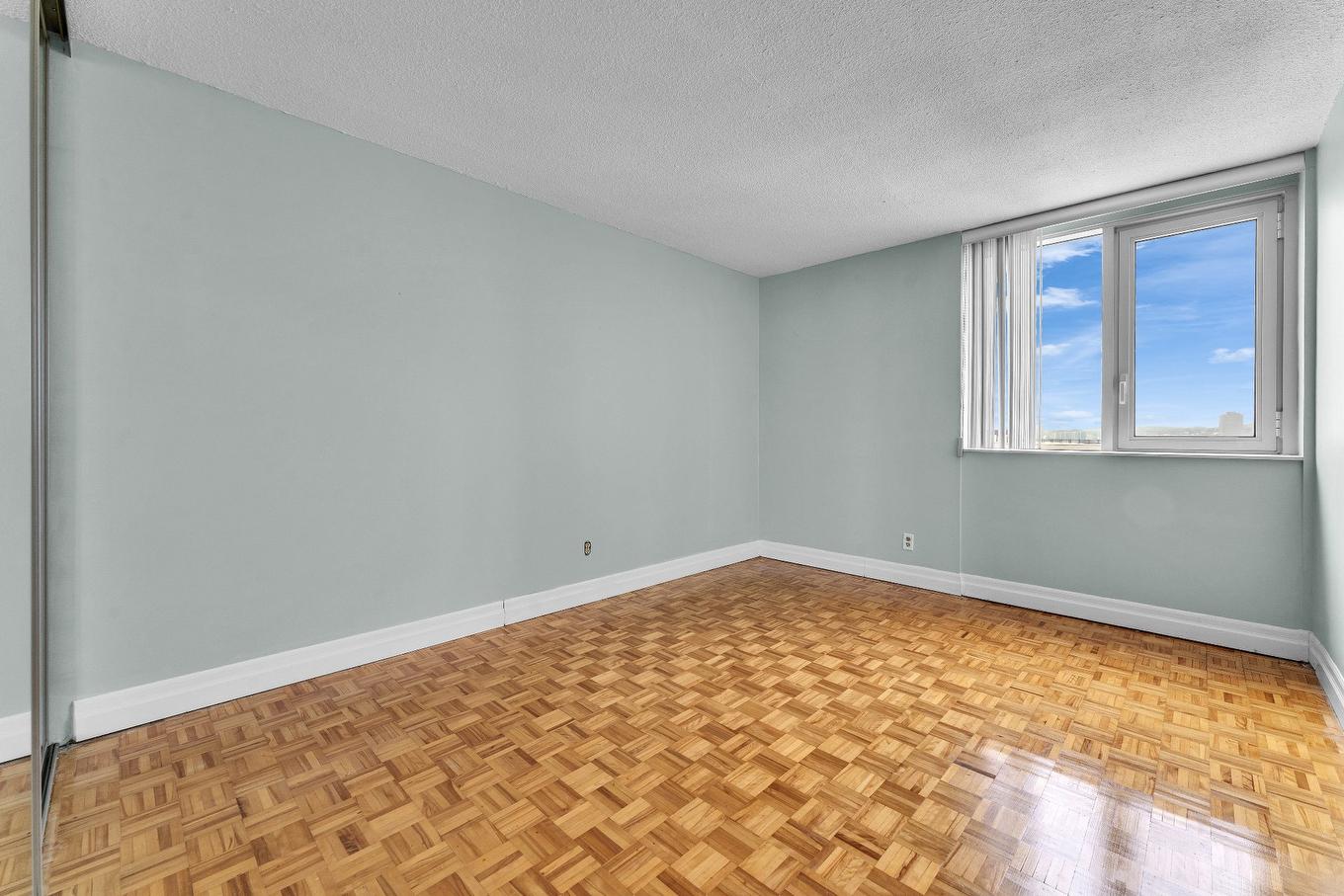 Chambre à coucher - 1408-285 Rue Laurier, Gatineau (Hull), QC - Indoor Photo Showing Other Room