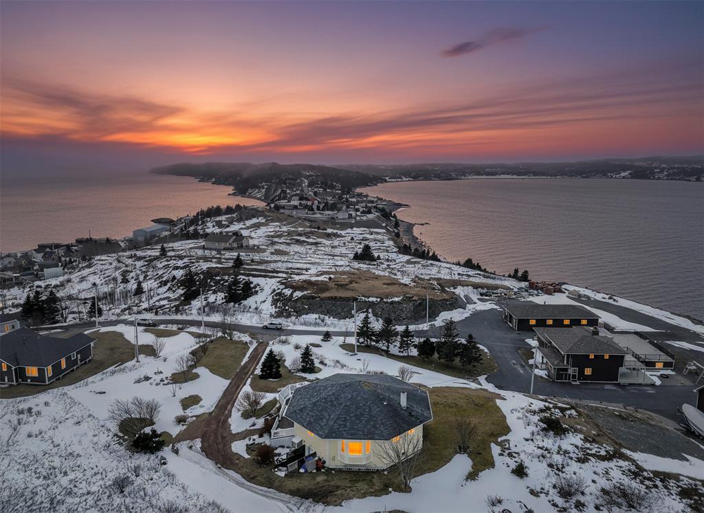 8 Glovers Road, Bareneed, NL