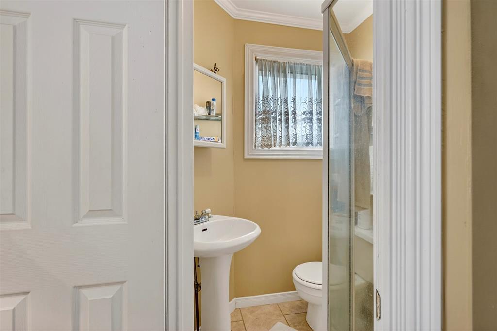 8 Glovers Road, Bareneed, NL