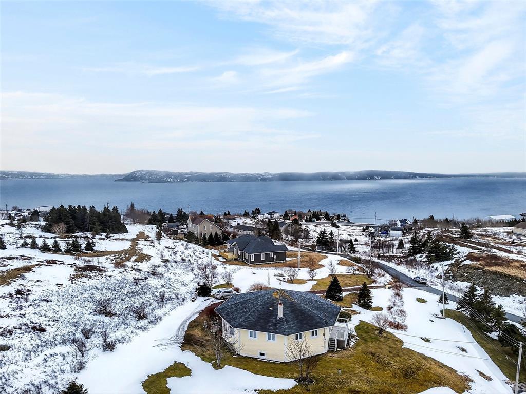 8 Glovers Road, Bareneed, NL