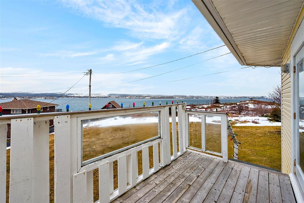 8 Glovers Road, Bareneed, NL