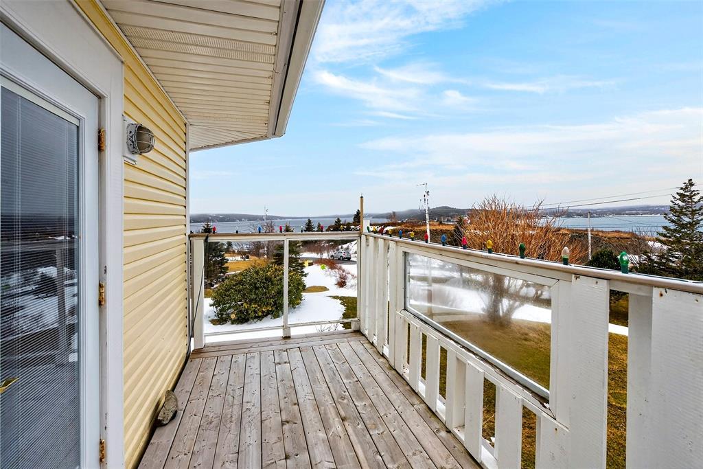 8 Glovers Road, Bareneed, NL