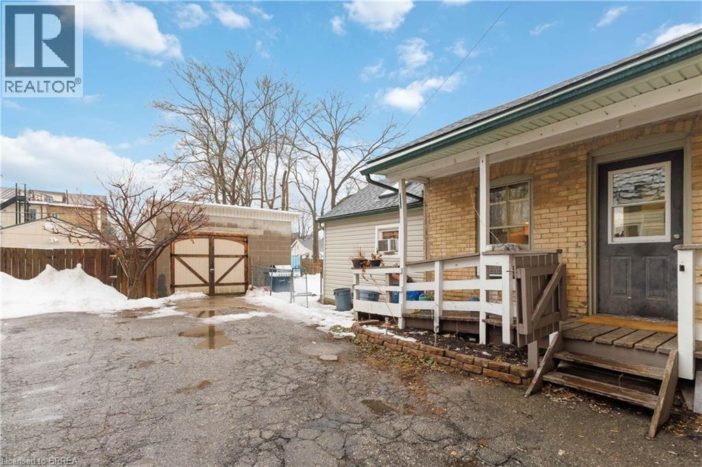 74 Pearl Street, Brantford, ON - Outdoor