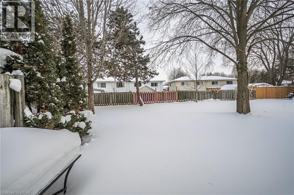 Backyard and a residential view - 375 Kingscourt Drive Unit# 21, Waterloo, ON - Outdoor