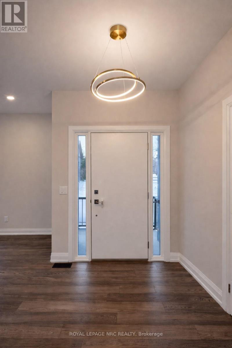 Entrance Way - 14 - 4 Evergreen Common N, St. Catharines (Vine/Linwell), ON - Indoor Photo Showing Other Room