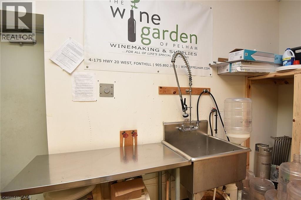 170 Hwy 20 W, Fonthill, ON