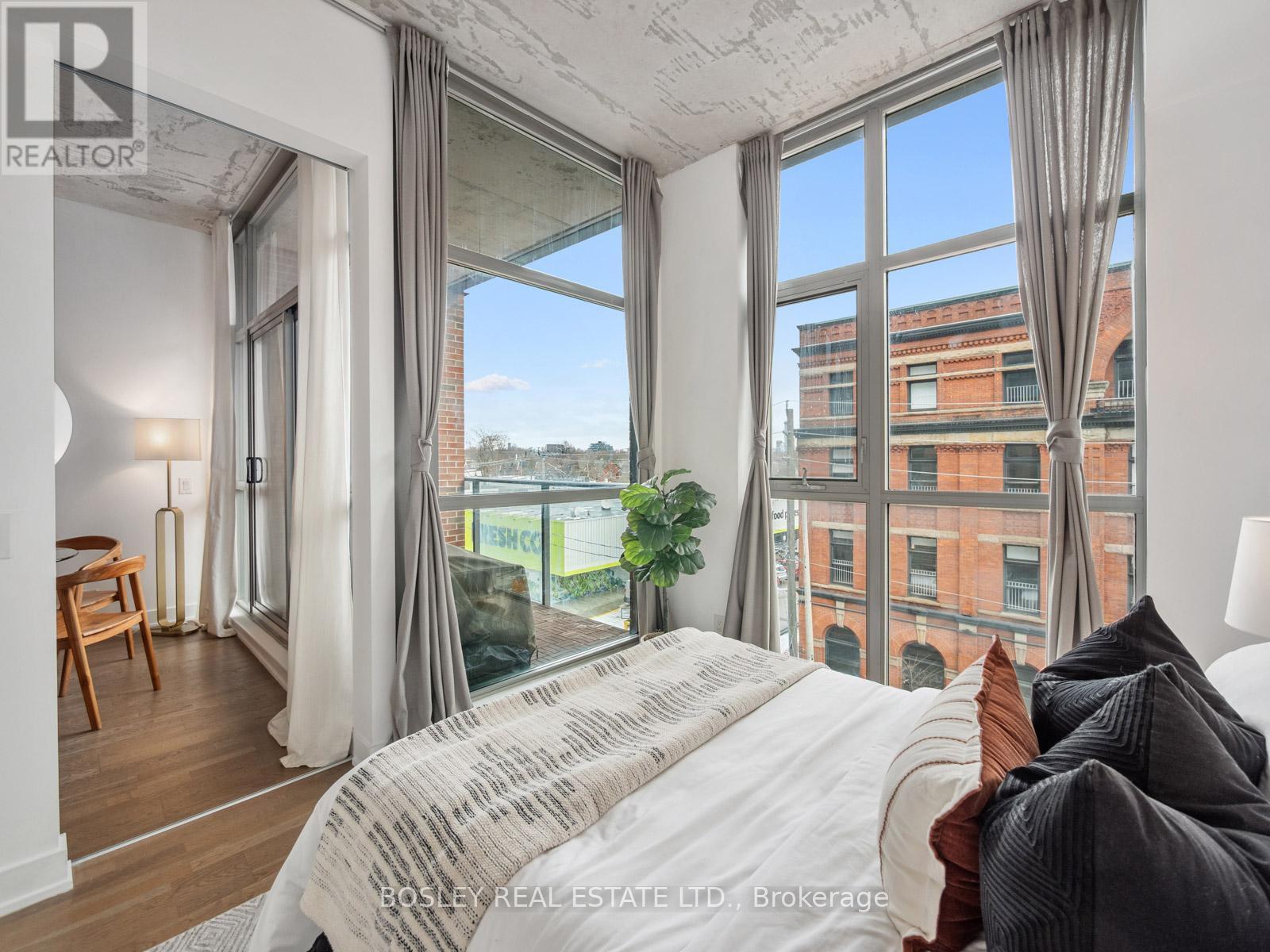 404 - 2 Gladstone Avenue, Toronto, ON - Indoor Photo Showing Bedroom
