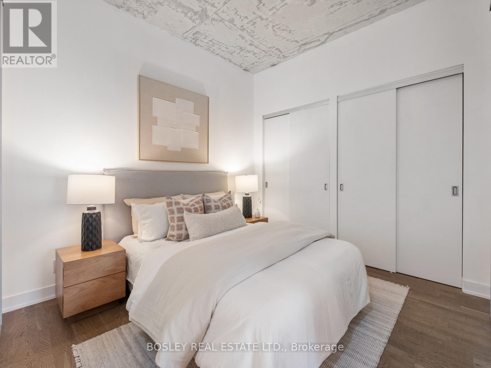 404 - 2 Gladstone Avenue, Toronto, ON - Indoor Photo Showing Bedroom