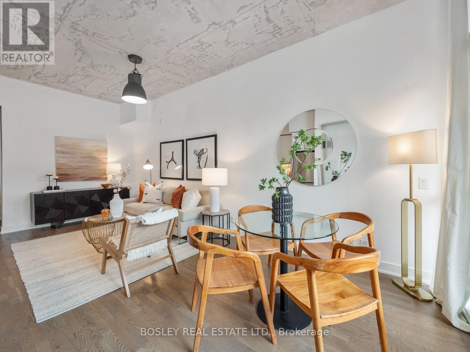 404 - 2 Gladstone Avenue, Toronto, ON - Indoor