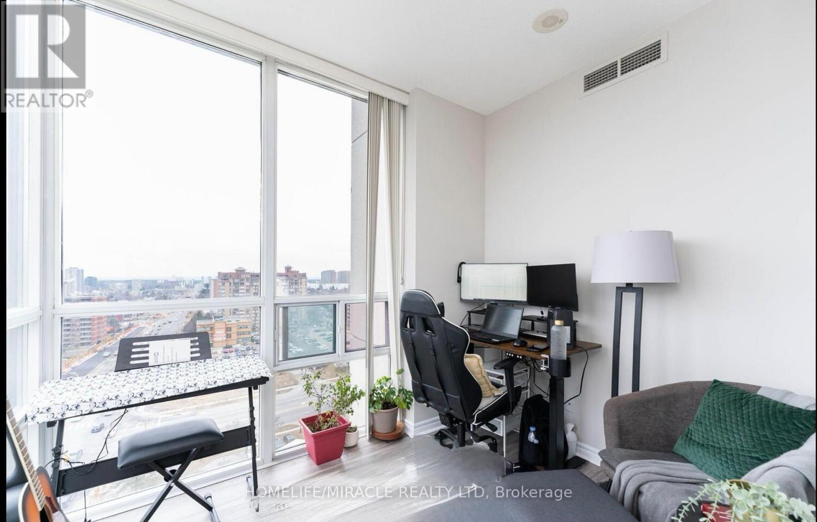 1702 - 3504 Hurontario Street, Mississauga, ON - Indoor