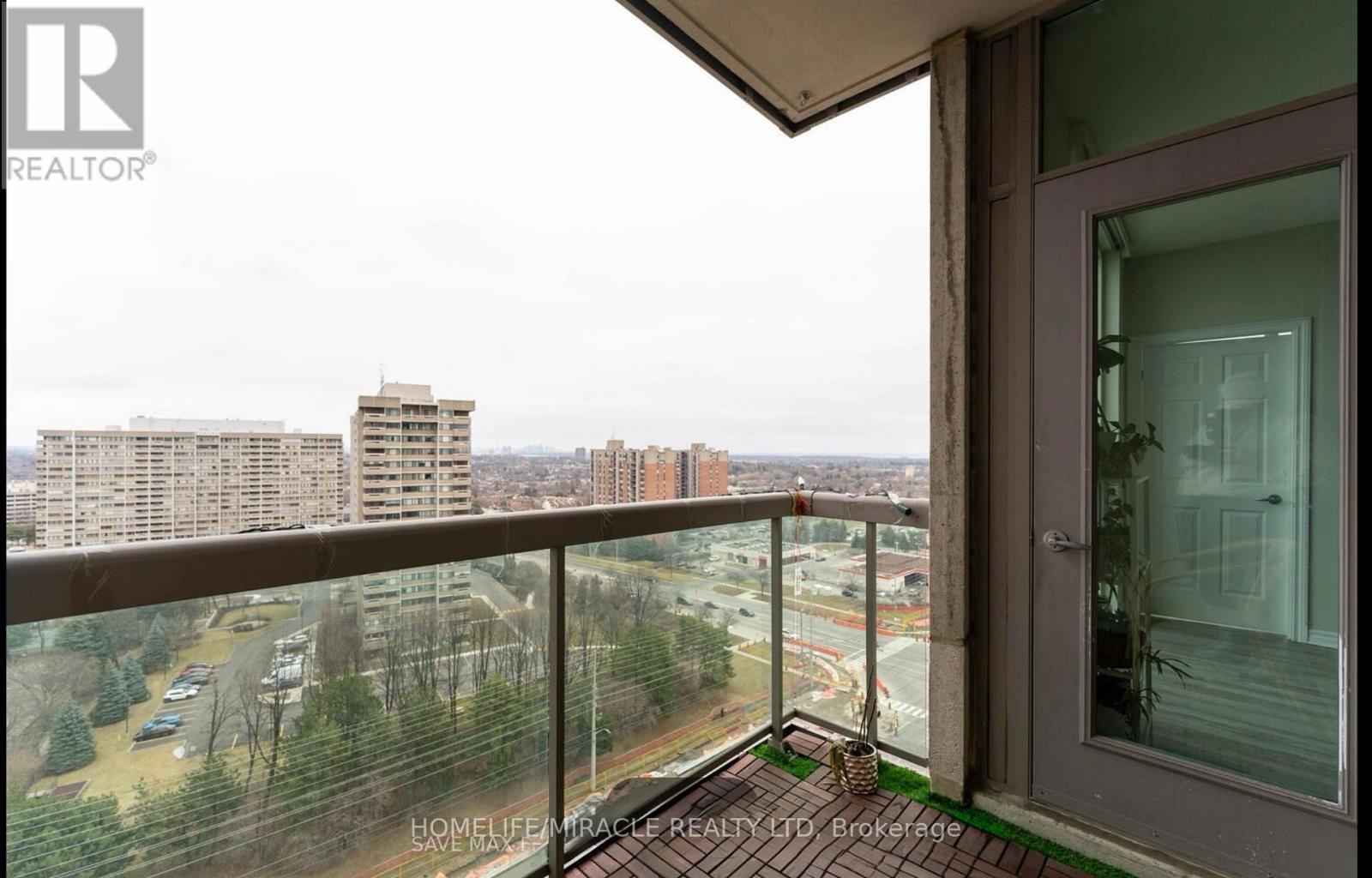 1702 - 3504 Hurontario Street, Mississauga, ON - Outdoor With View With Exterior