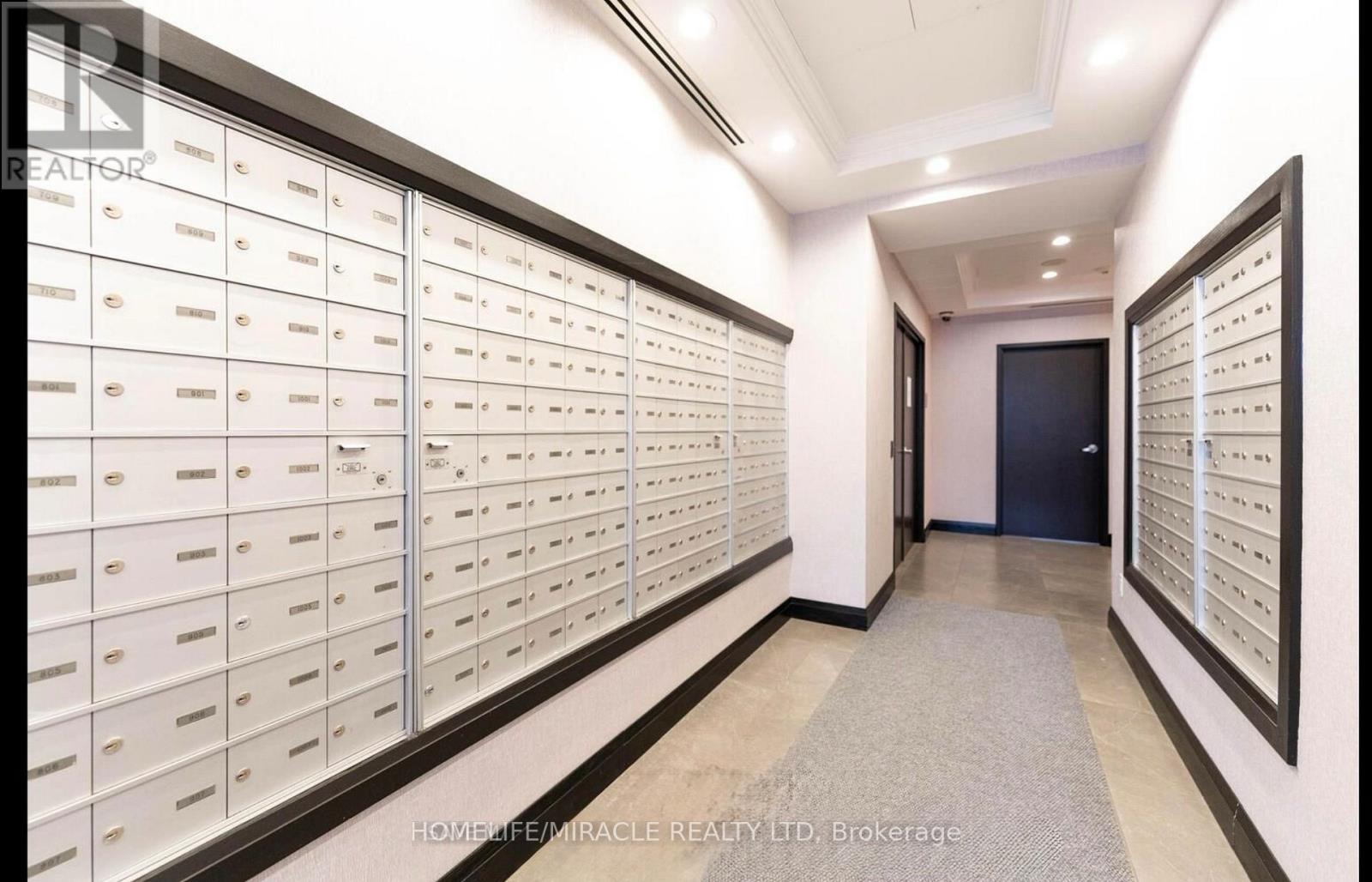 1702 - 3504 Hurontario Street, Mississauga, ON - Indoor Photo Showing Other Room