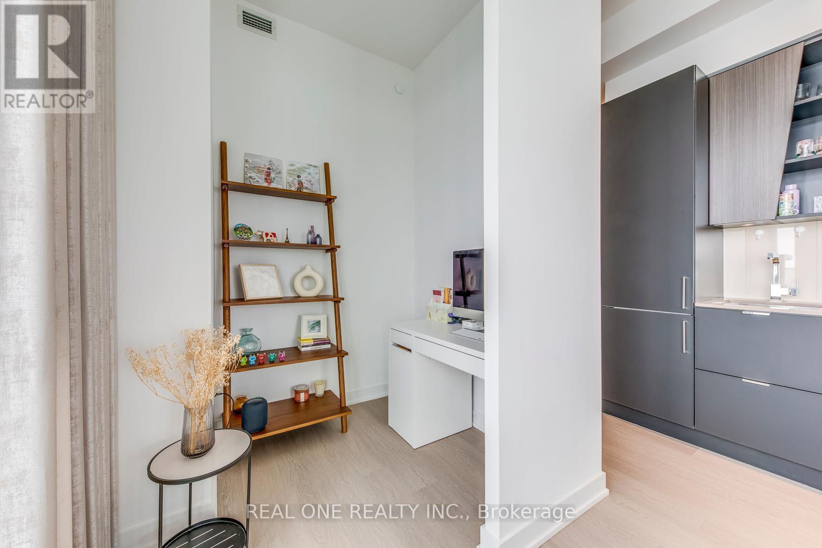 3703 - 3883 Quartz Road, Mississauga, ON - Indoor