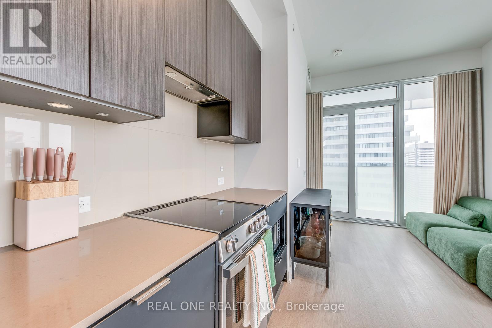 3703 - 3883 Quartz Road, Mississauga, ON - Indoor