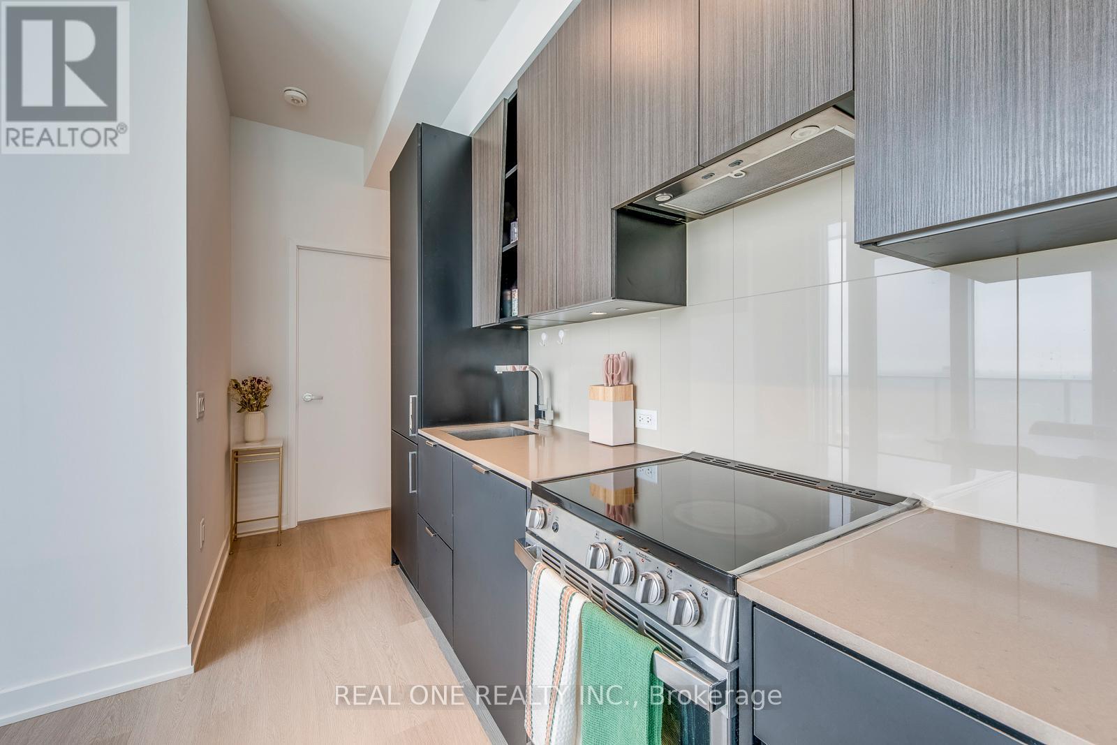 3703 - 3883 Quartz Road, Mississauga, ON - Indoor Photo Showing Kitchen