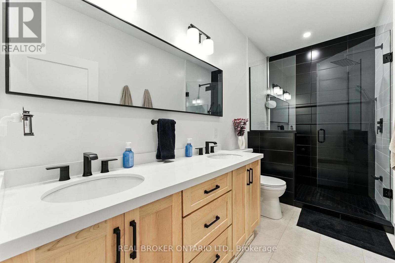9 Macneil Court, Bayham, ON - Indoor Photo Showing Bathroom