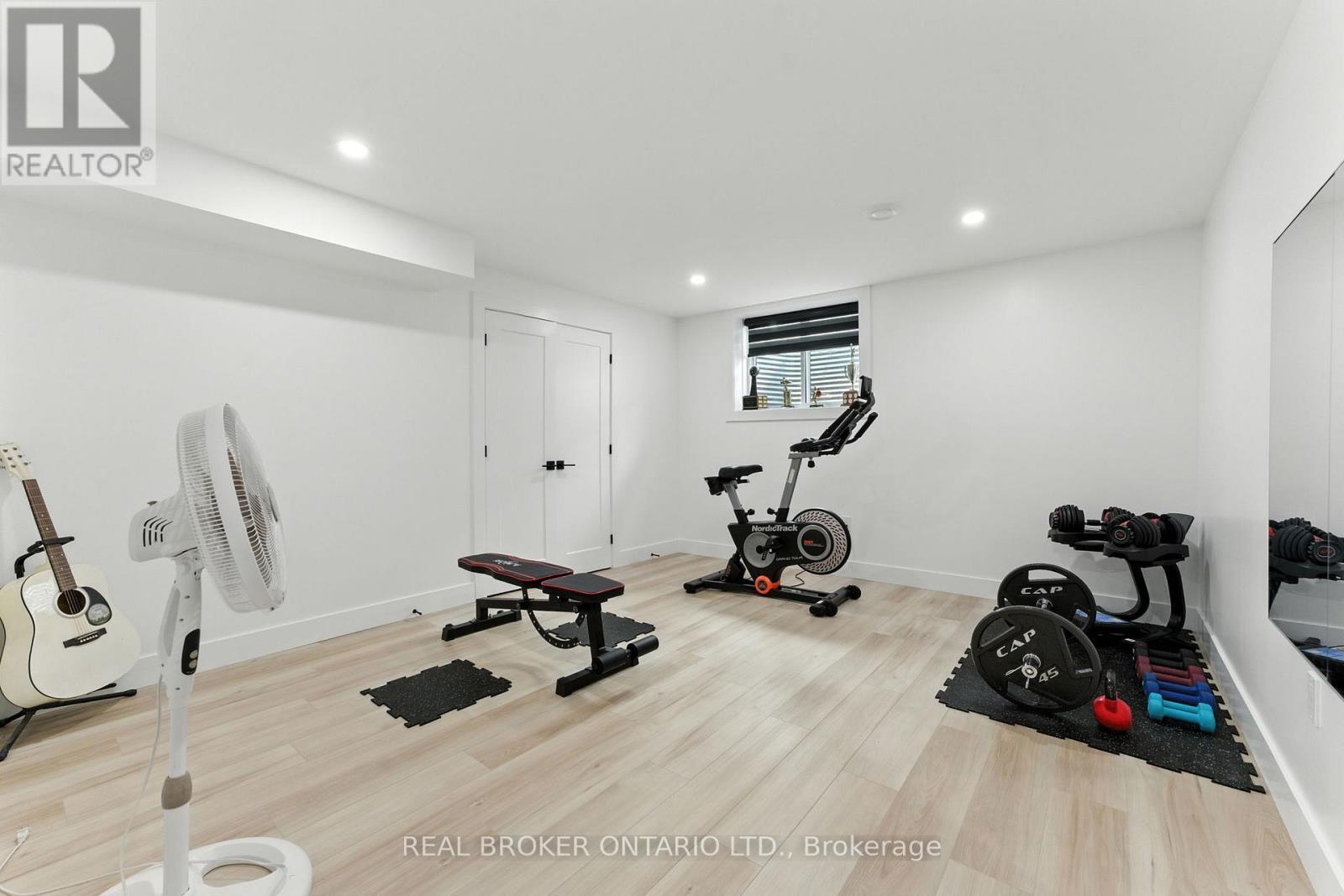 9 Macneil Court, Bayham, ON - Indoor Photo Showing Gym Room