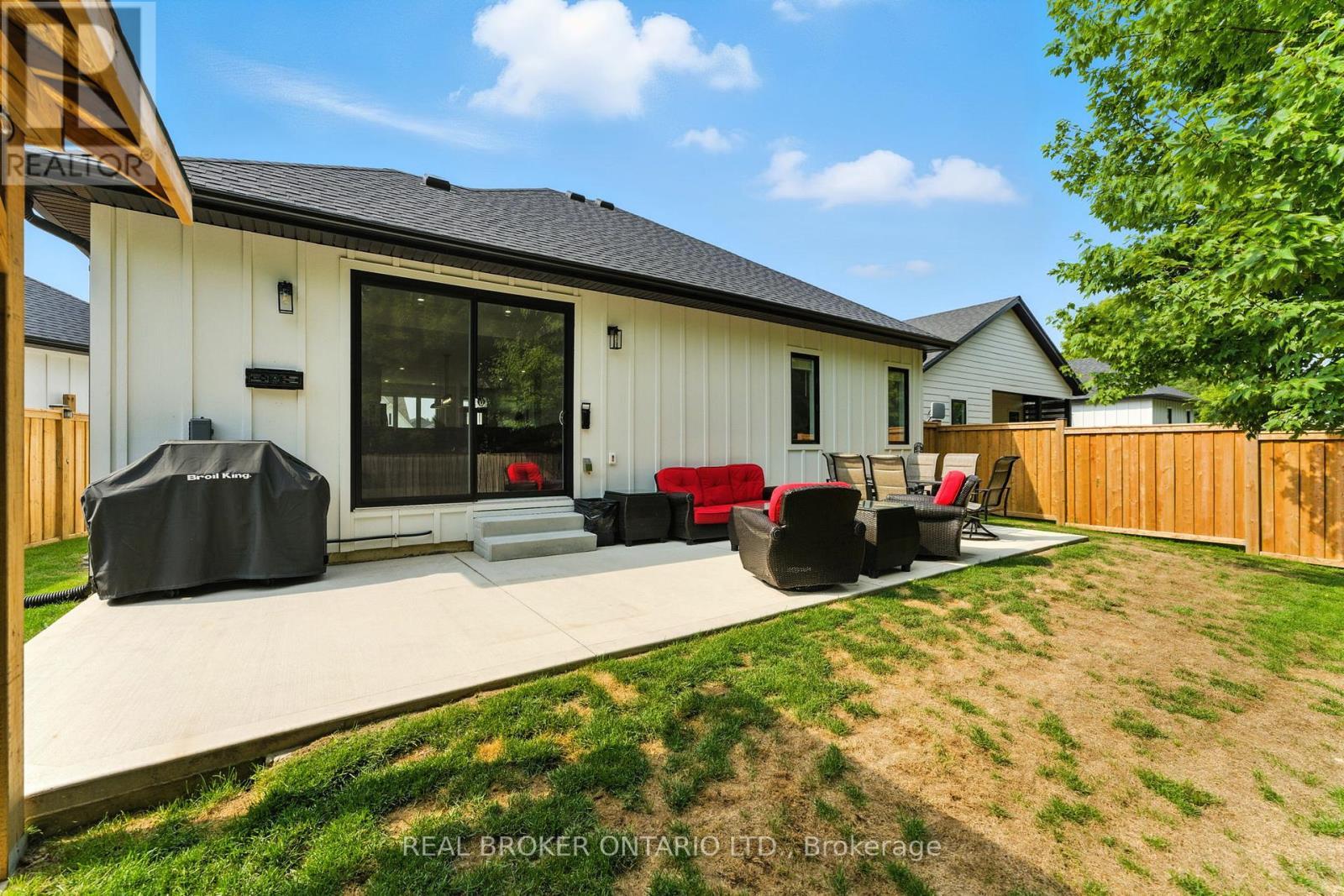 9 Macneil Court, Bayham, ON - Outdoor With Deck Patio Veranda With Exterior