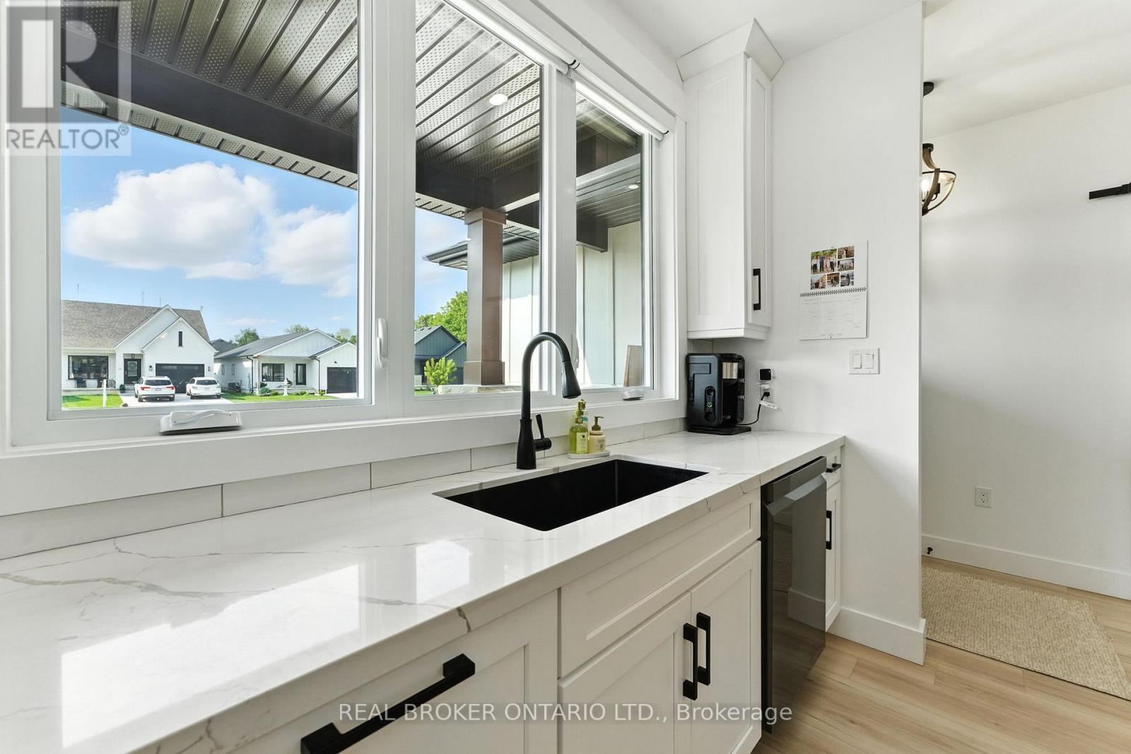 9 Macneil Court, Bayham, ON - Indoor Photo Showing Kitchen