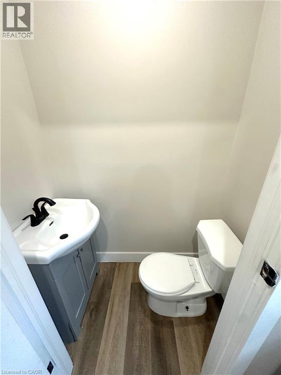 748 Barton Street E, Hamilton, ON - Indoor Photo Showing Bathroom
