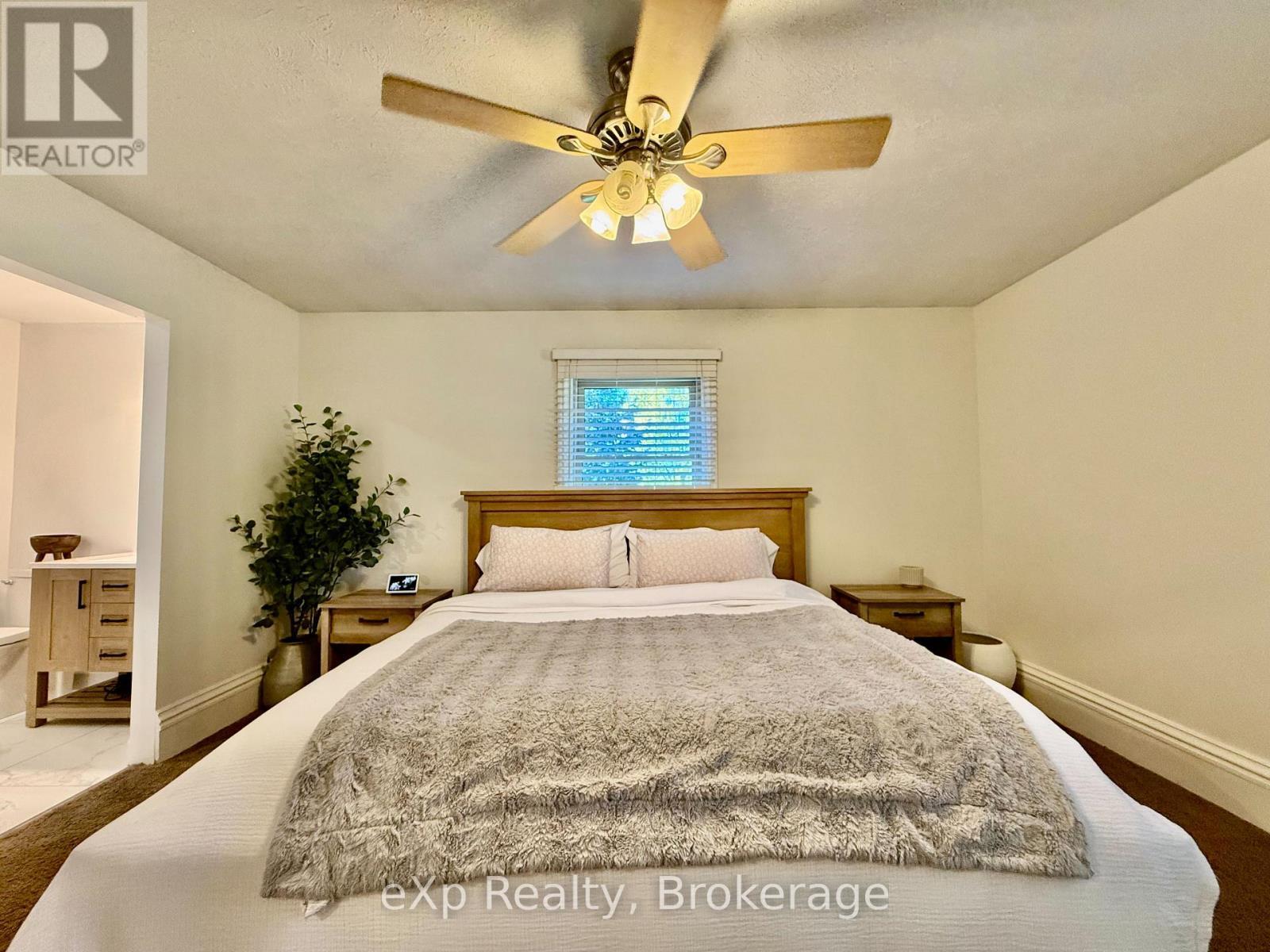 217 Thomas Street, Brockton, ON - Indoor Photo Showing Bedroom